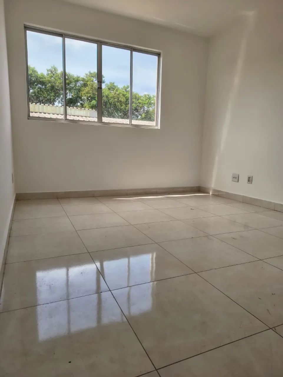 Imperdível oportunidade de compra de apartamento de 3 quartos com suíte e 2 vagas de garag - Foto 2