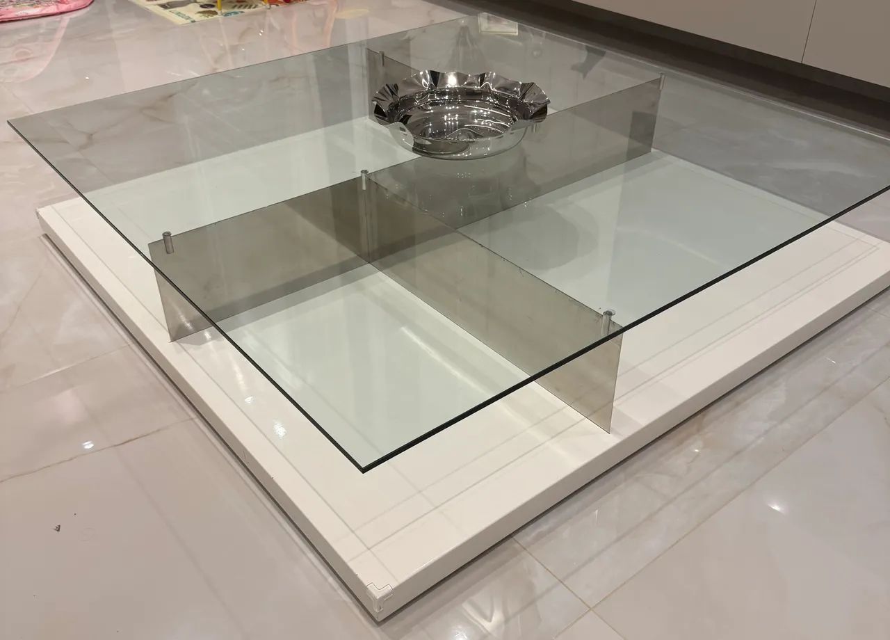 Mesa de Centro sofisticada 1,70 x 1,70 m - Laca Branca e Vidro - Excelente estado - Foto 3