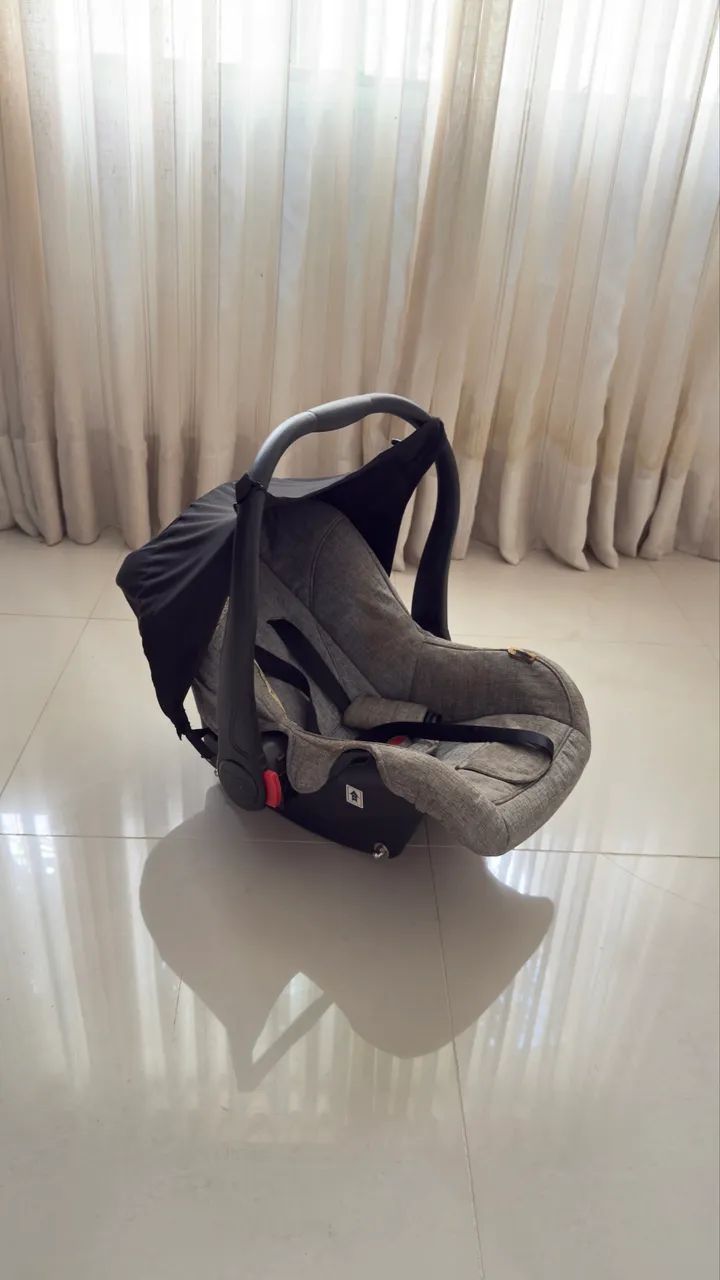 Vendo Carrinho de bebê com Moisés e bebê conforto  - Foto 3