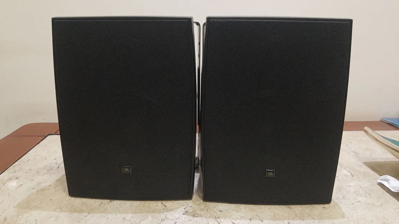 Caixas JBL em excelente estado
