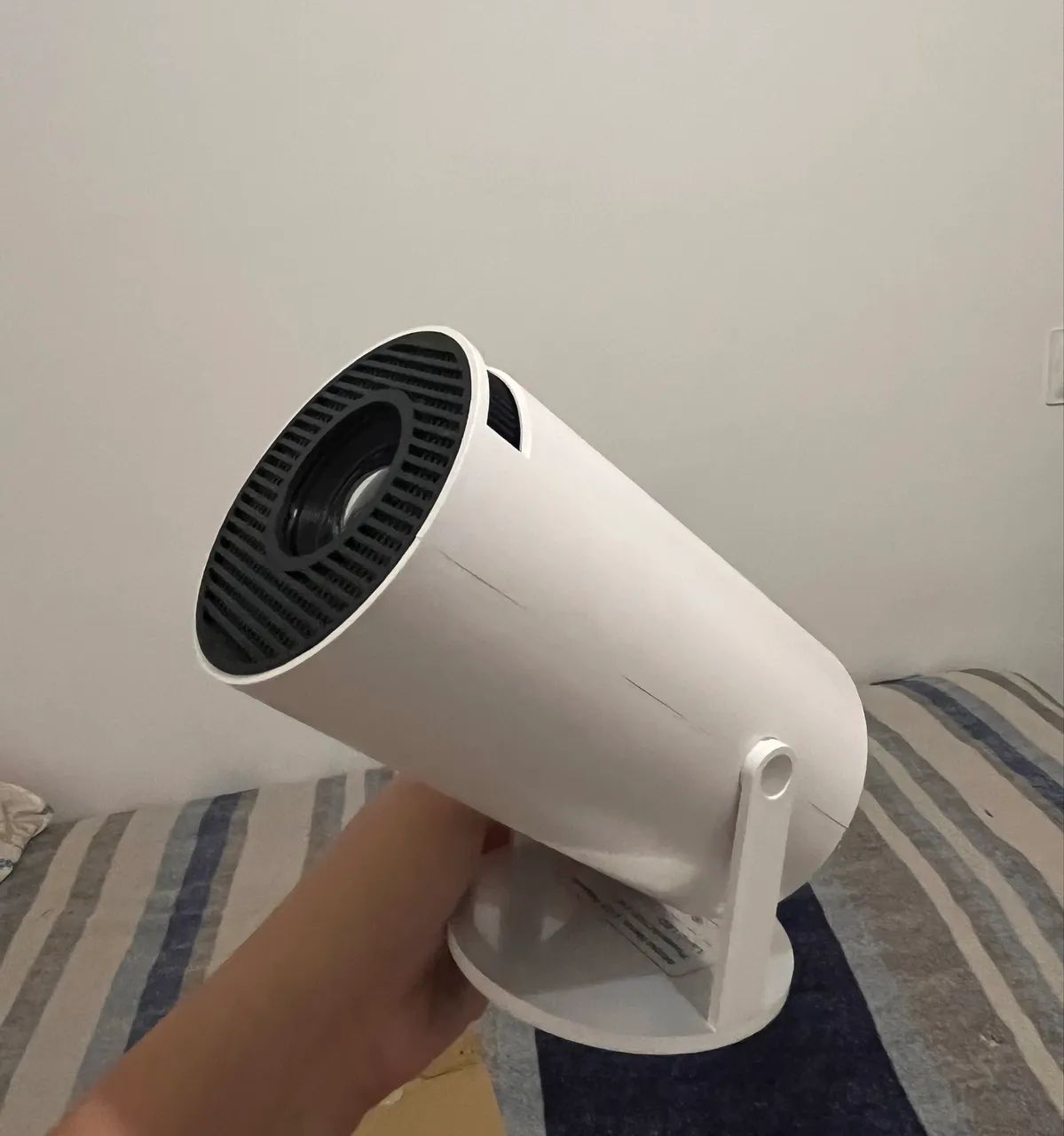 Mini Projetor Portátil 5G, Wi-Fi 6 Bluetooth  - Foto 2