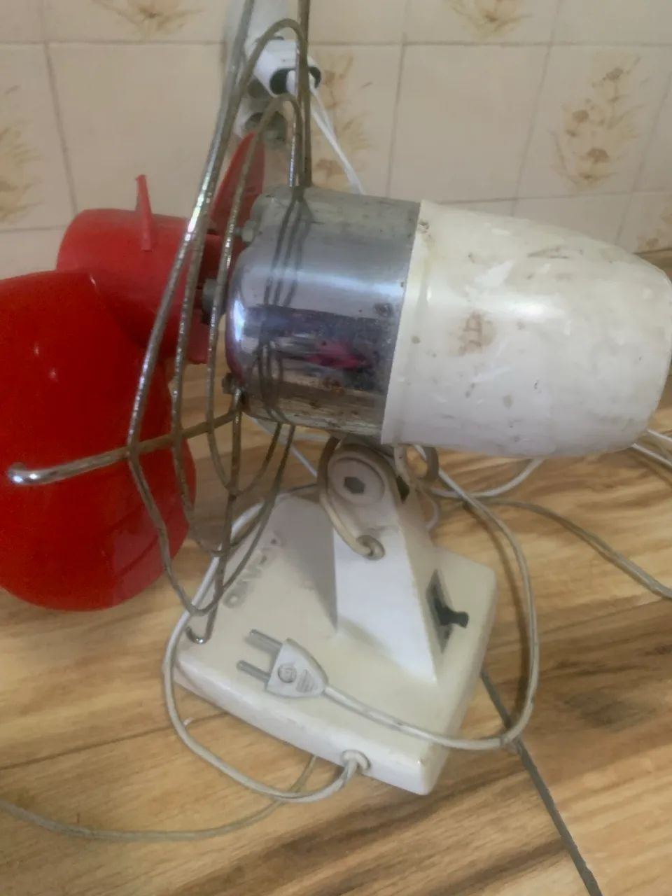 ventilador de mesa antigo Arno c/ defeito - Foto 4