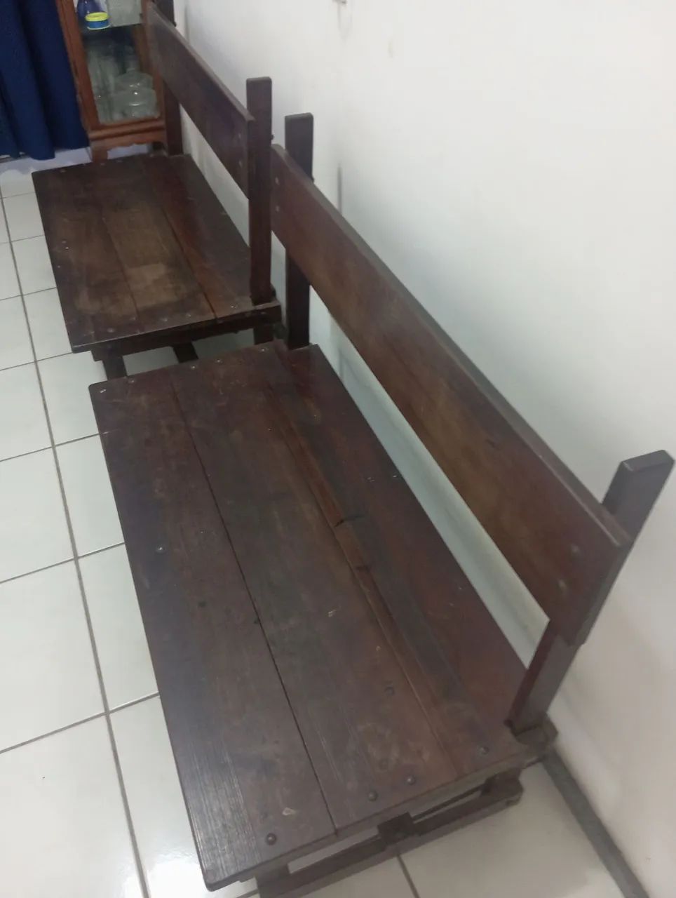 03 bancos e 01 mãezinha. Rústica de madeira ipê .