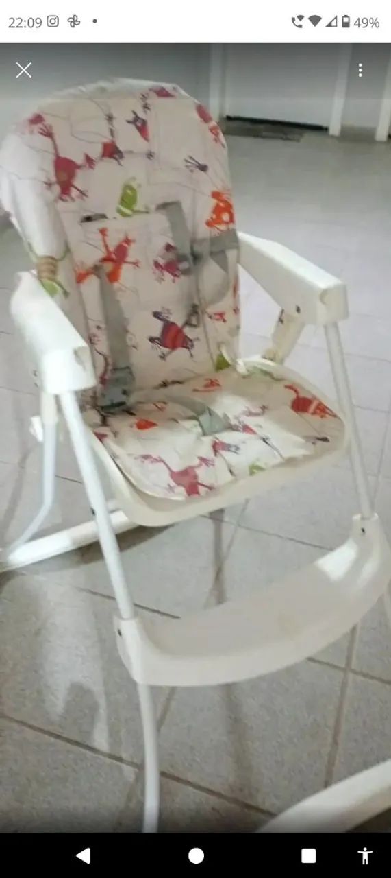 Cadeira de bebê alimentação com sinto e também bandeja saiu  - Foto 2