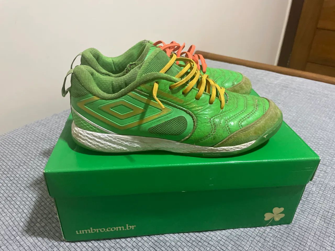 Umbro pro 5 bump St Patrick