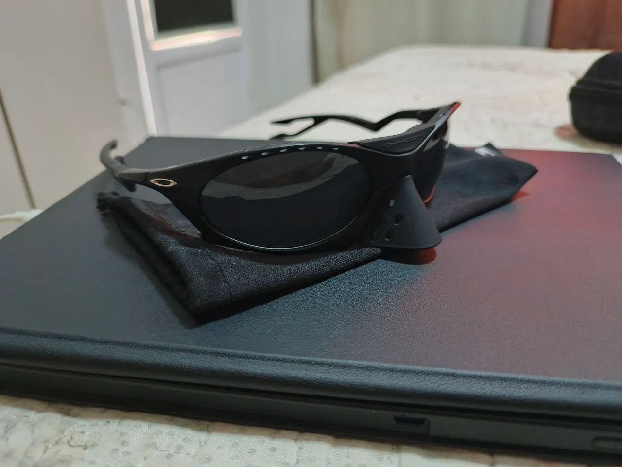 Oakley plantaris