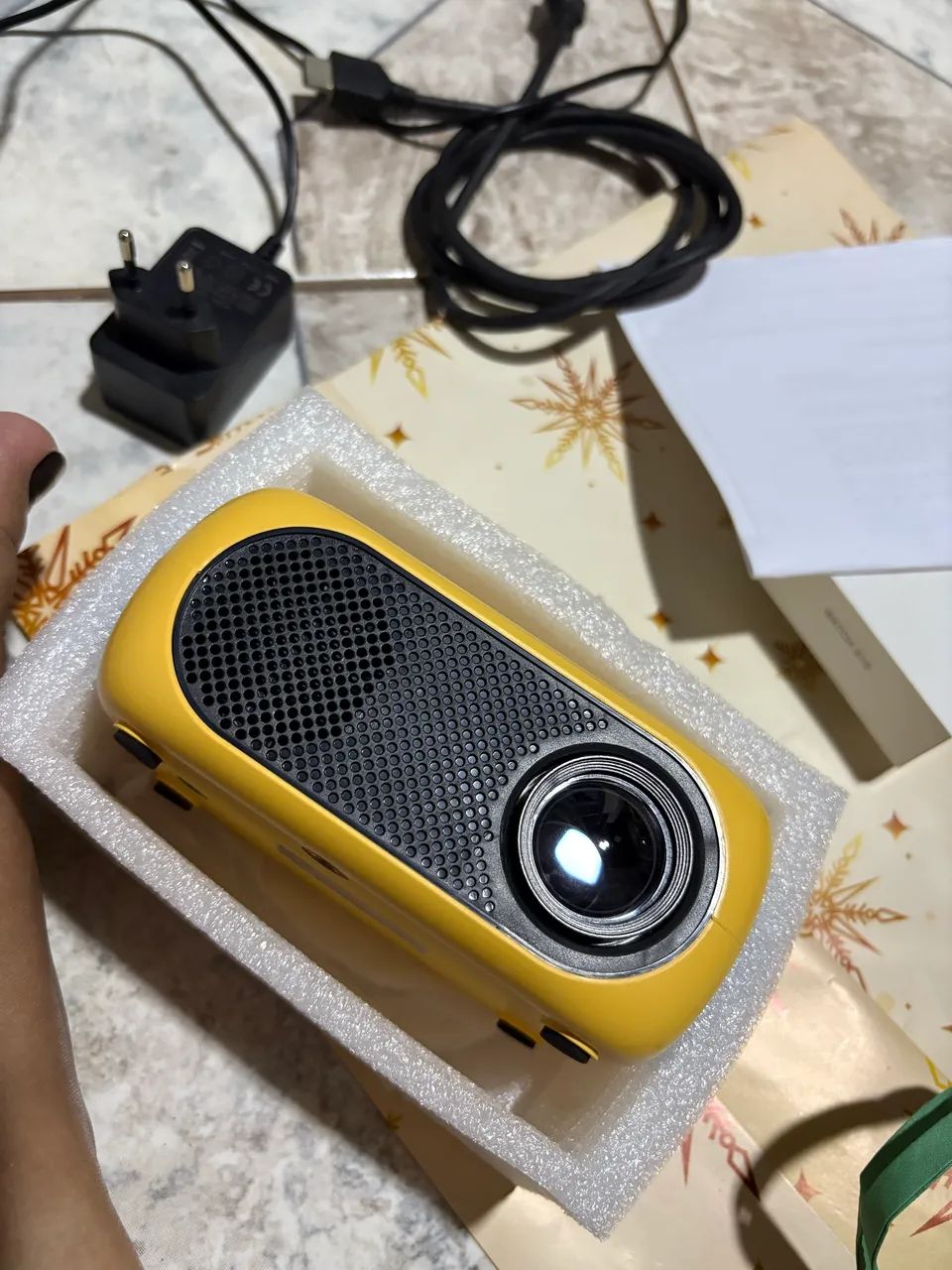 Mini projetor , portátil e prático  - Foto 2
