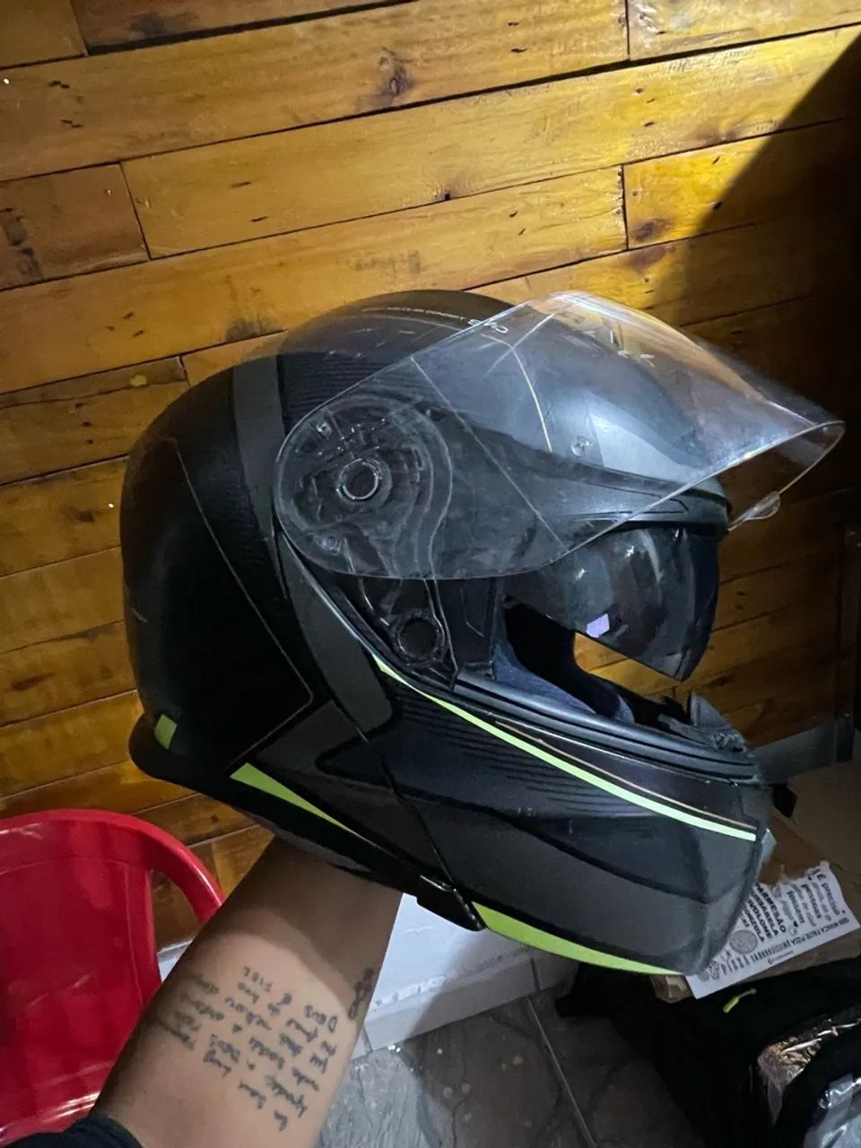 VENDO CAPACETE