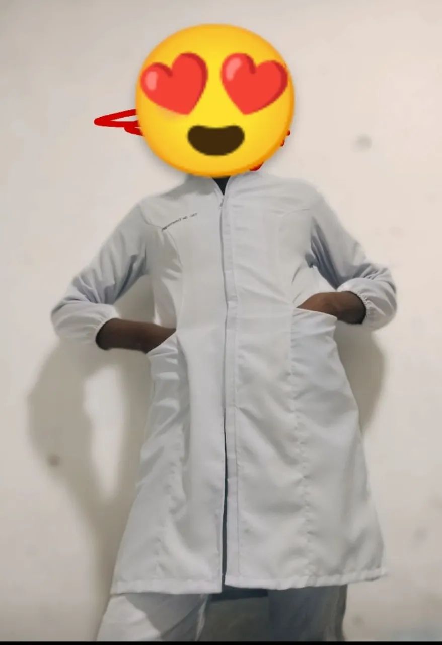 Vendo jaleco bargadine, tamanho M novo sem uso.