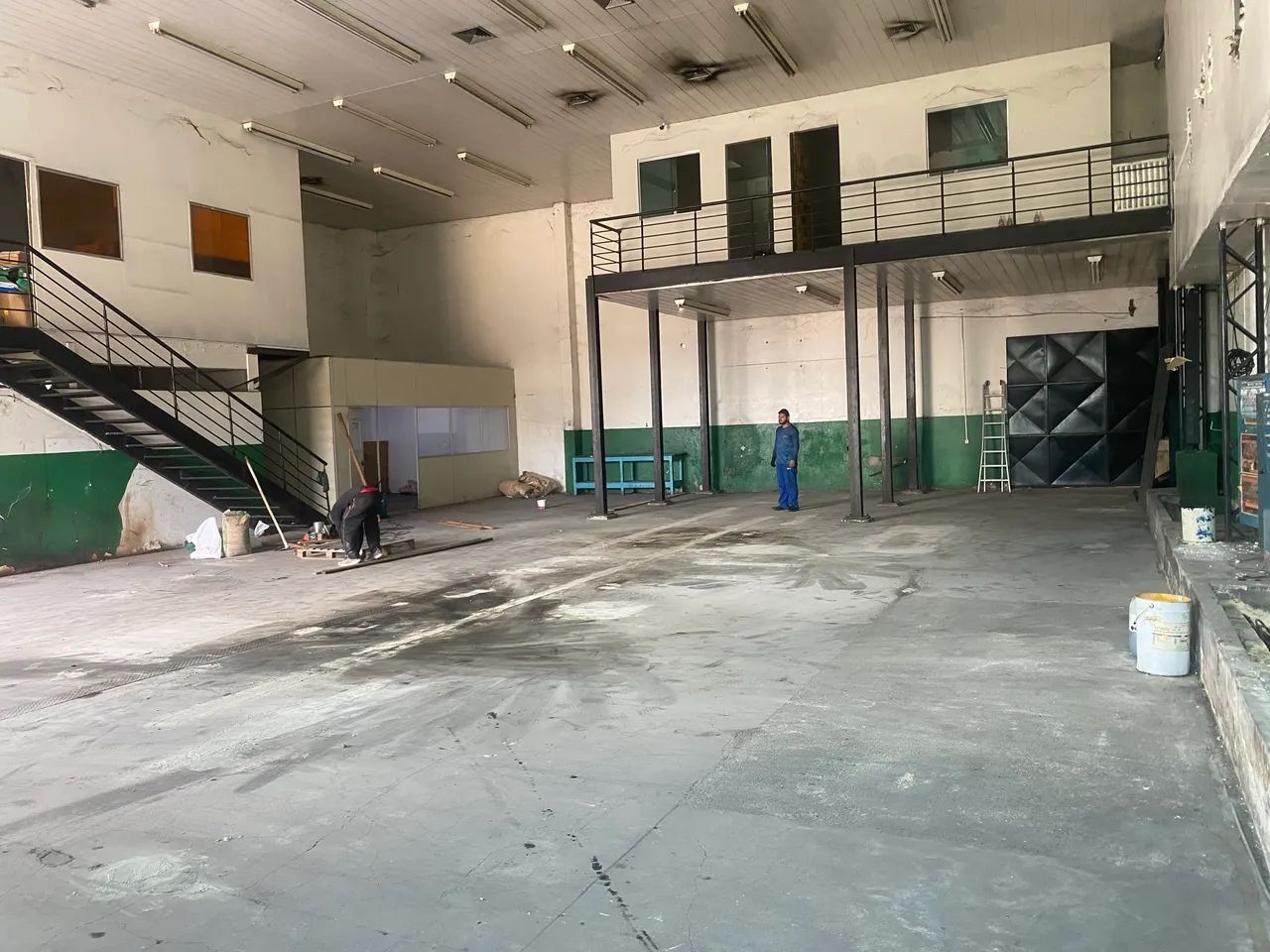 Prédio de 3 andares com galpão no São Jorge 25 mil  - Foto 5