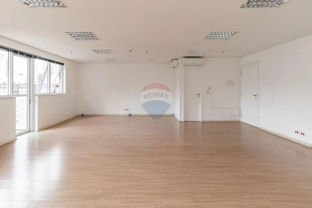 Sala Comercial de 82m² com 4 Vagas e gerador 100% - Foto 3