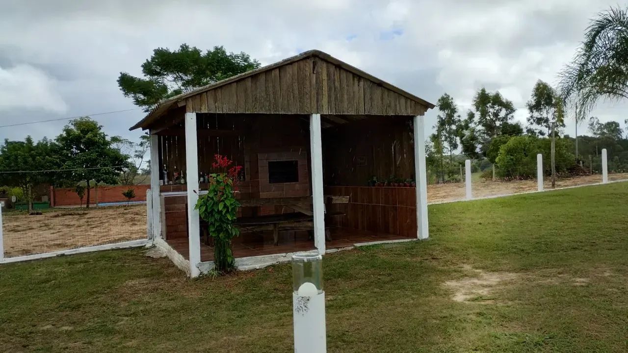 Velleda oferece excelente sítio todo cercado com casa e quiosque em Aguas Claras! - Foto 6