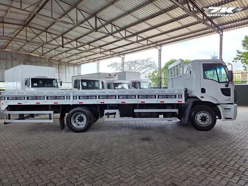 FORD CARGO 1319 2013 - Foto 4