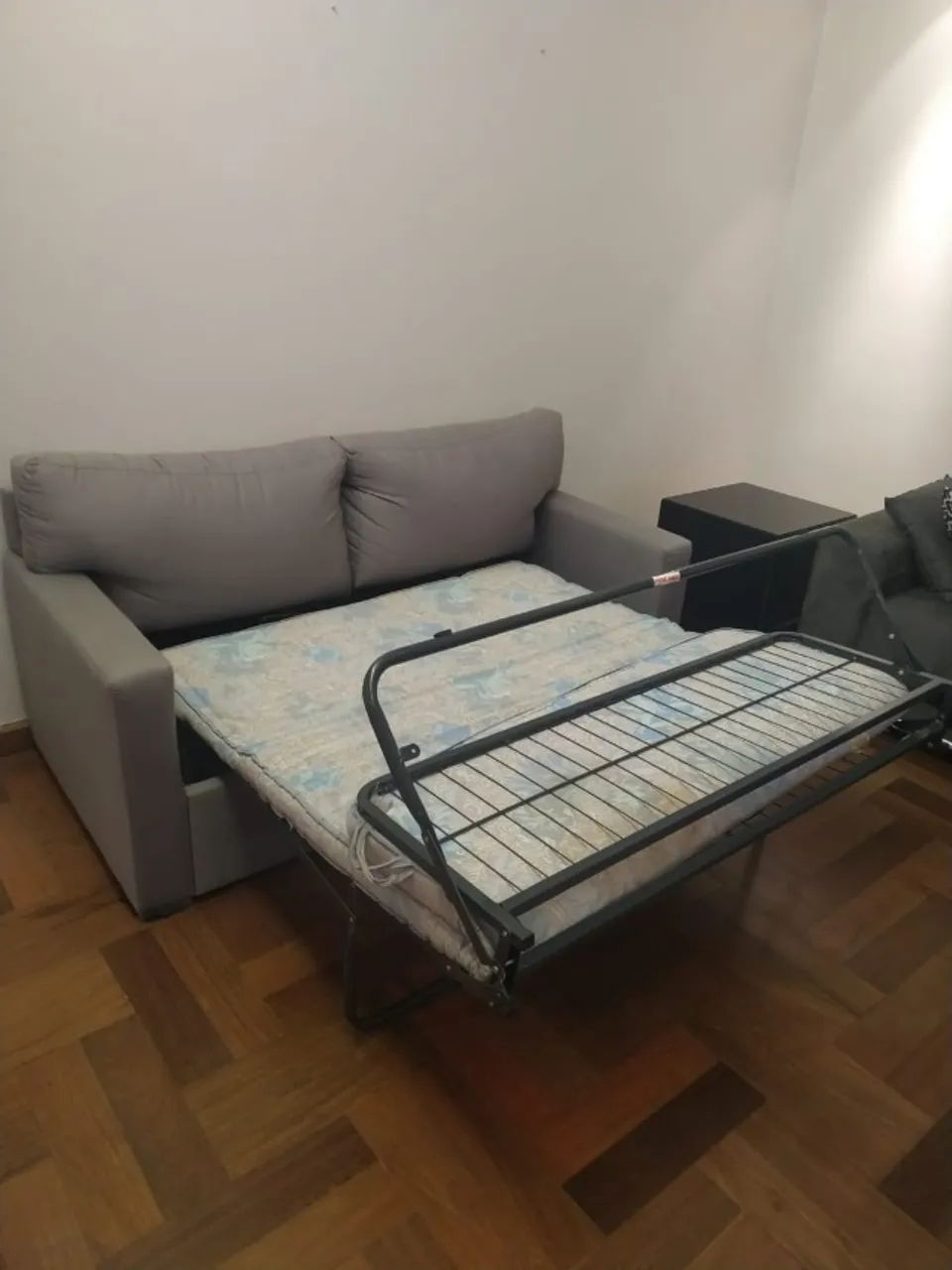 Sofá confortável com cama de casal embutida - Foto 2