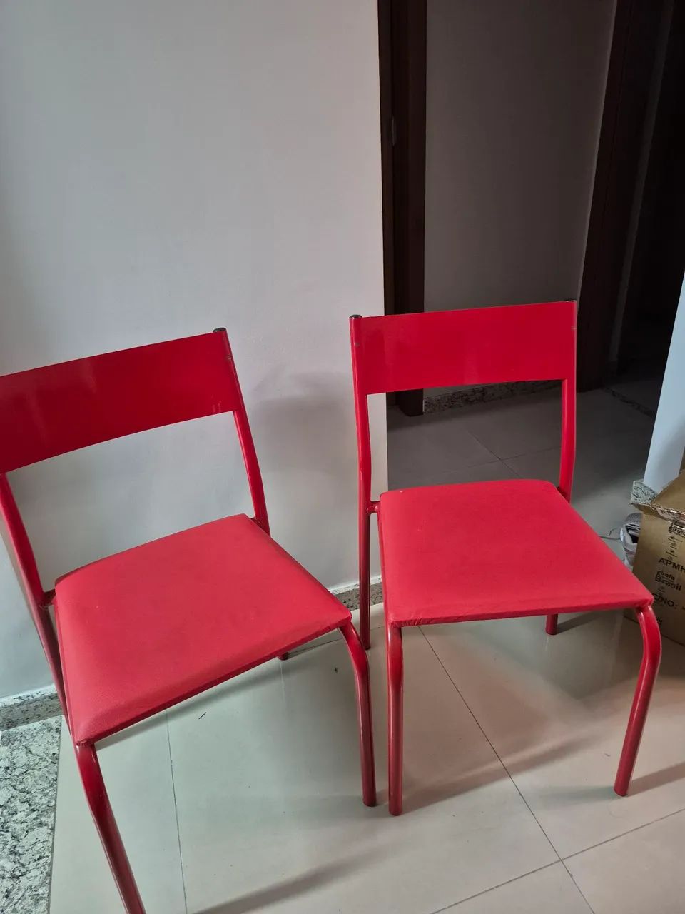Cadeiras Metálicas na cor vermelha  - Foto 3