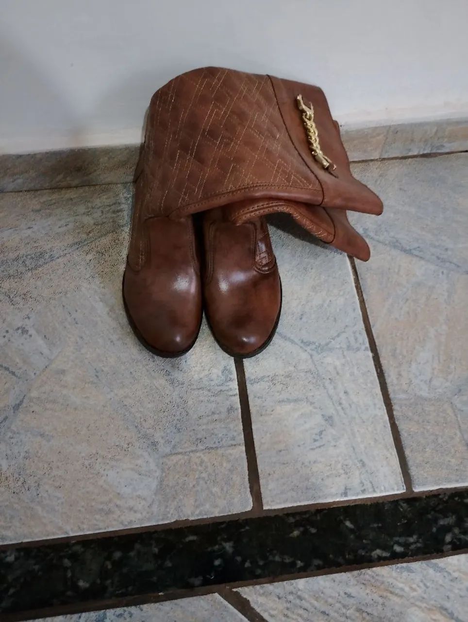 Bota feminina cano longo T 35 - Foto 3
