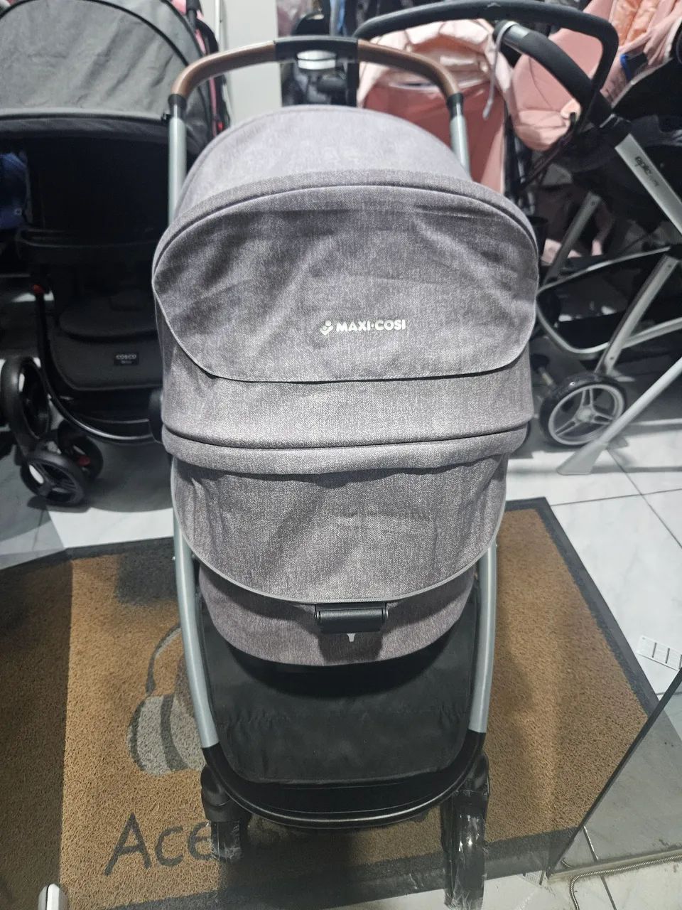 Carrinho maxi-cosi  anna 02;+ bebê conforto  em estado de novo  R$ 1.1999,00 em 12 X sem   - Foto 2