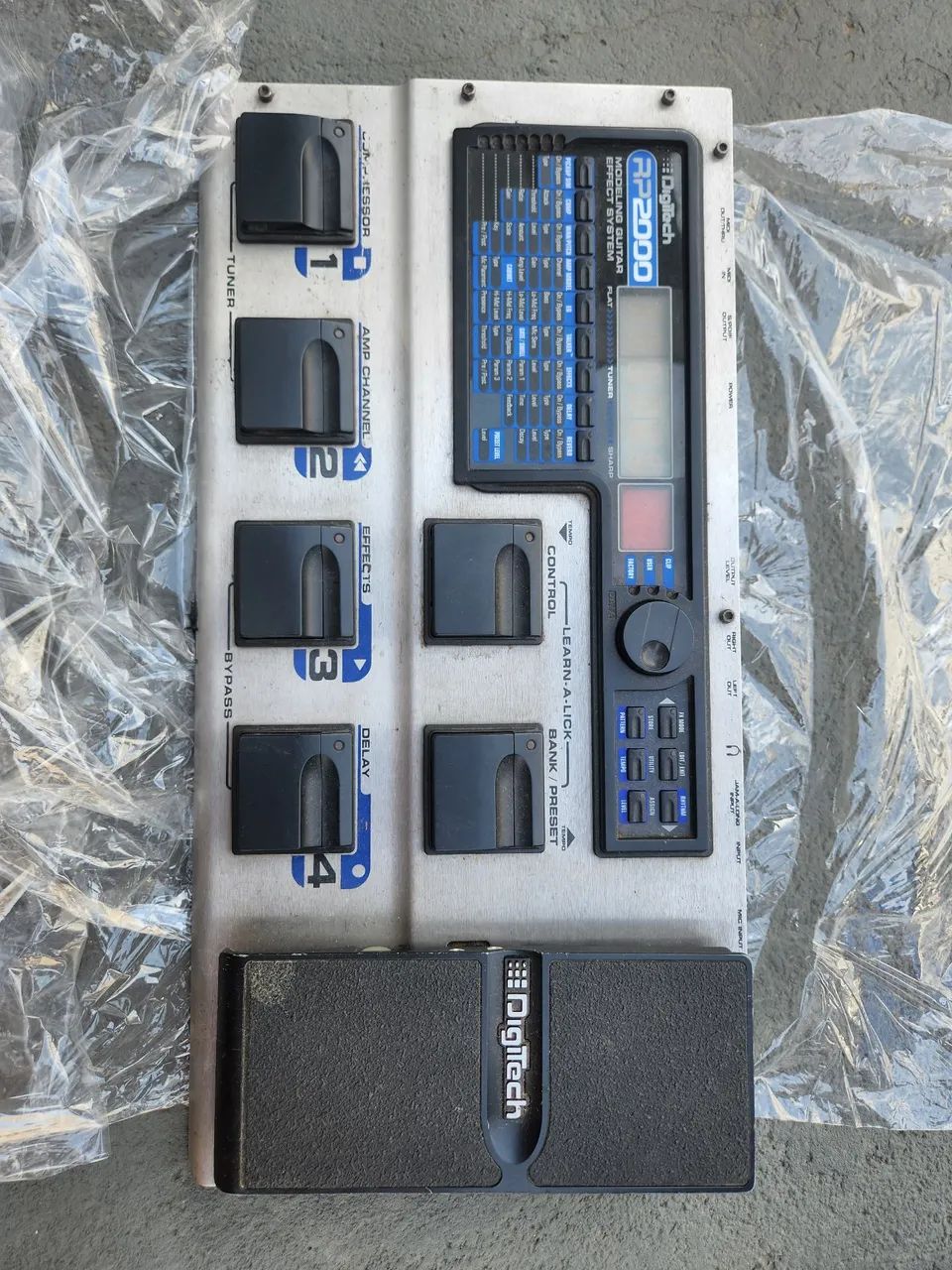 Pedaleira Digitech rp2000