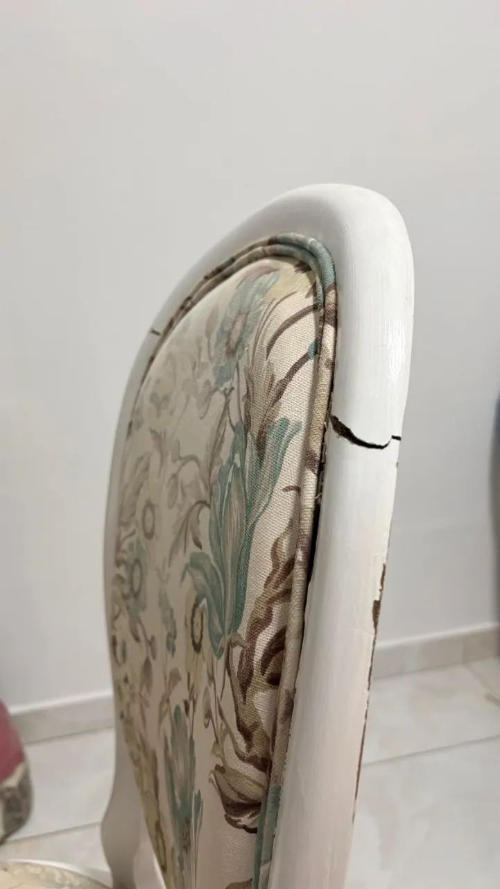 Conjunto cadeiras medalhão e mesa provençal  - Foto 3