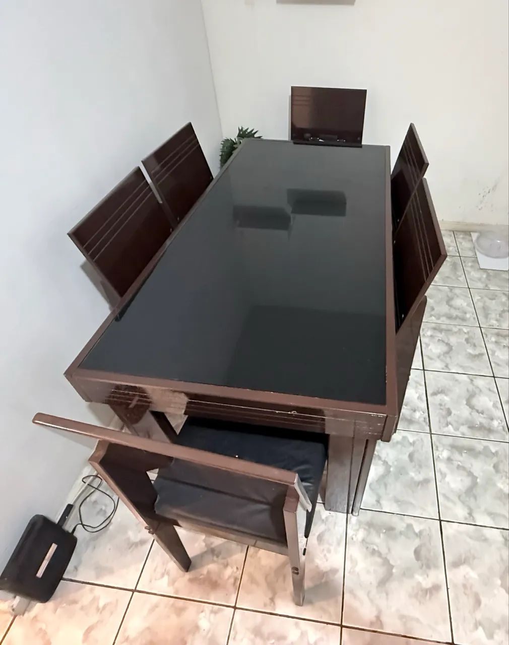 Mesa com 6 cadeiras