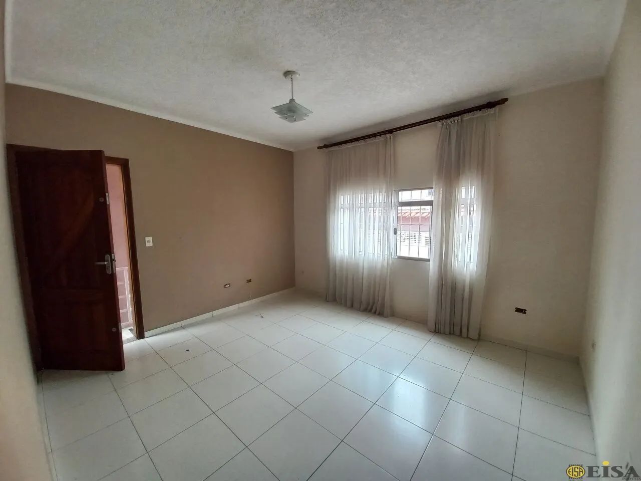 CASA TÉRREA COM 3 DORMITÓRIOS PARA LOCAÇÃO
