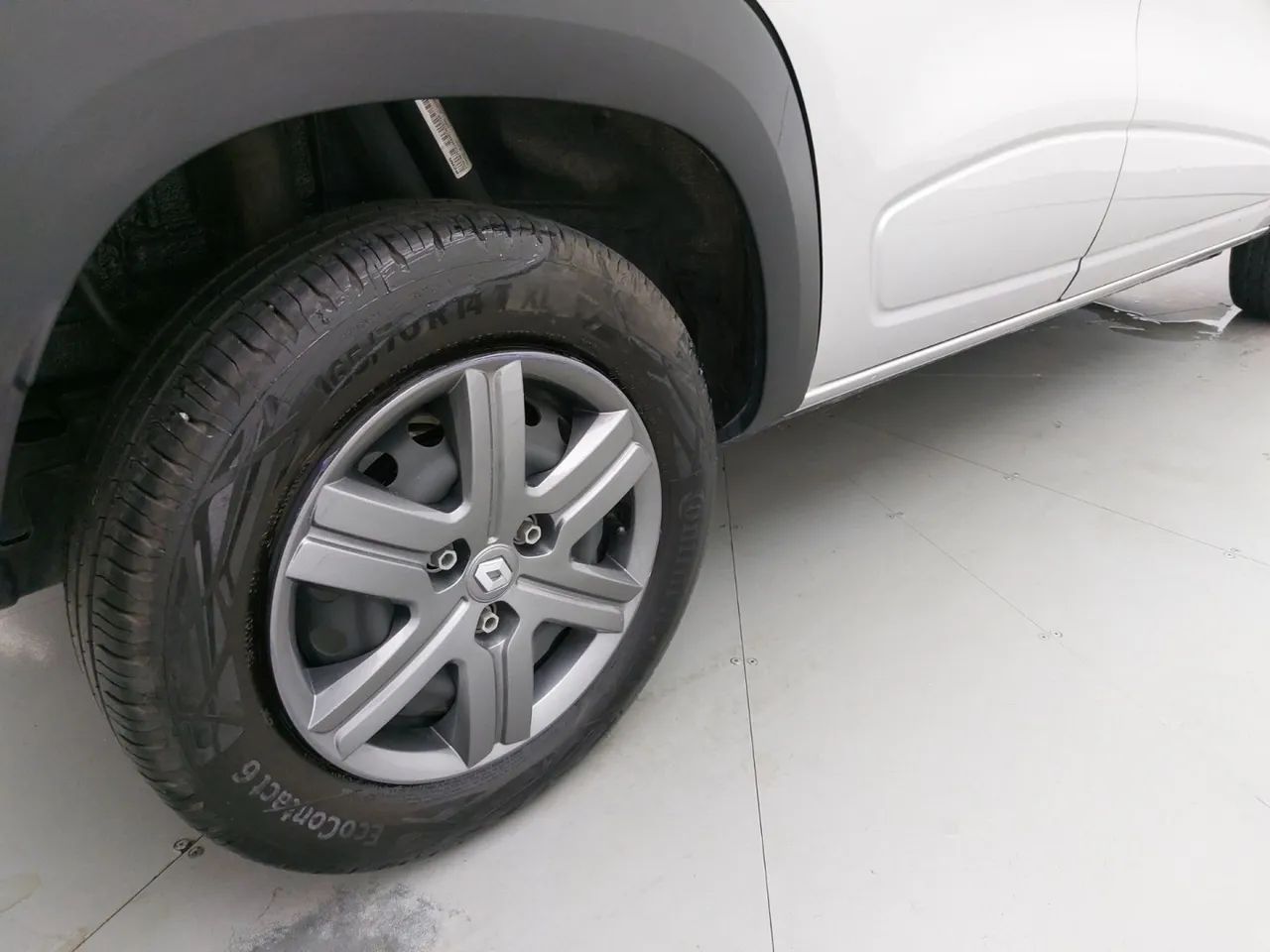 Renault Kwid 1.0 Zen, foto 14 de 18
