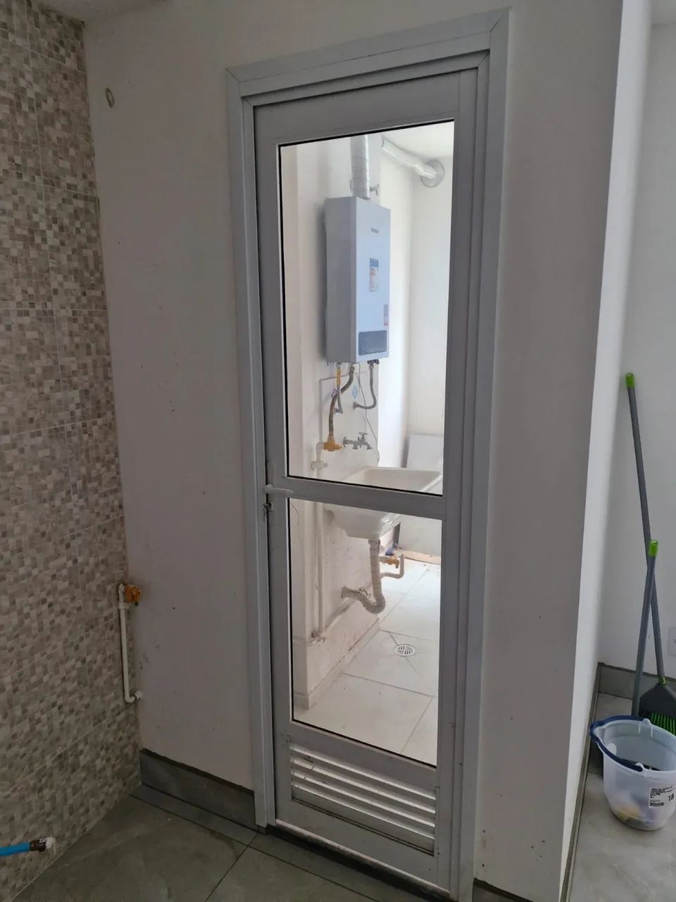 PORTA EM ALUMÍNIO 70x2,20 NOVA!!!
