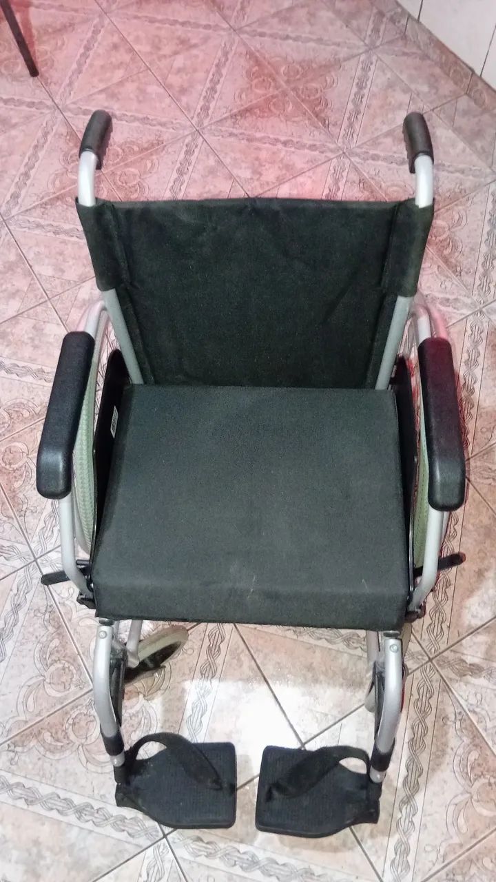 Cadeira de Rodas SEMINOVA  - Foto 3