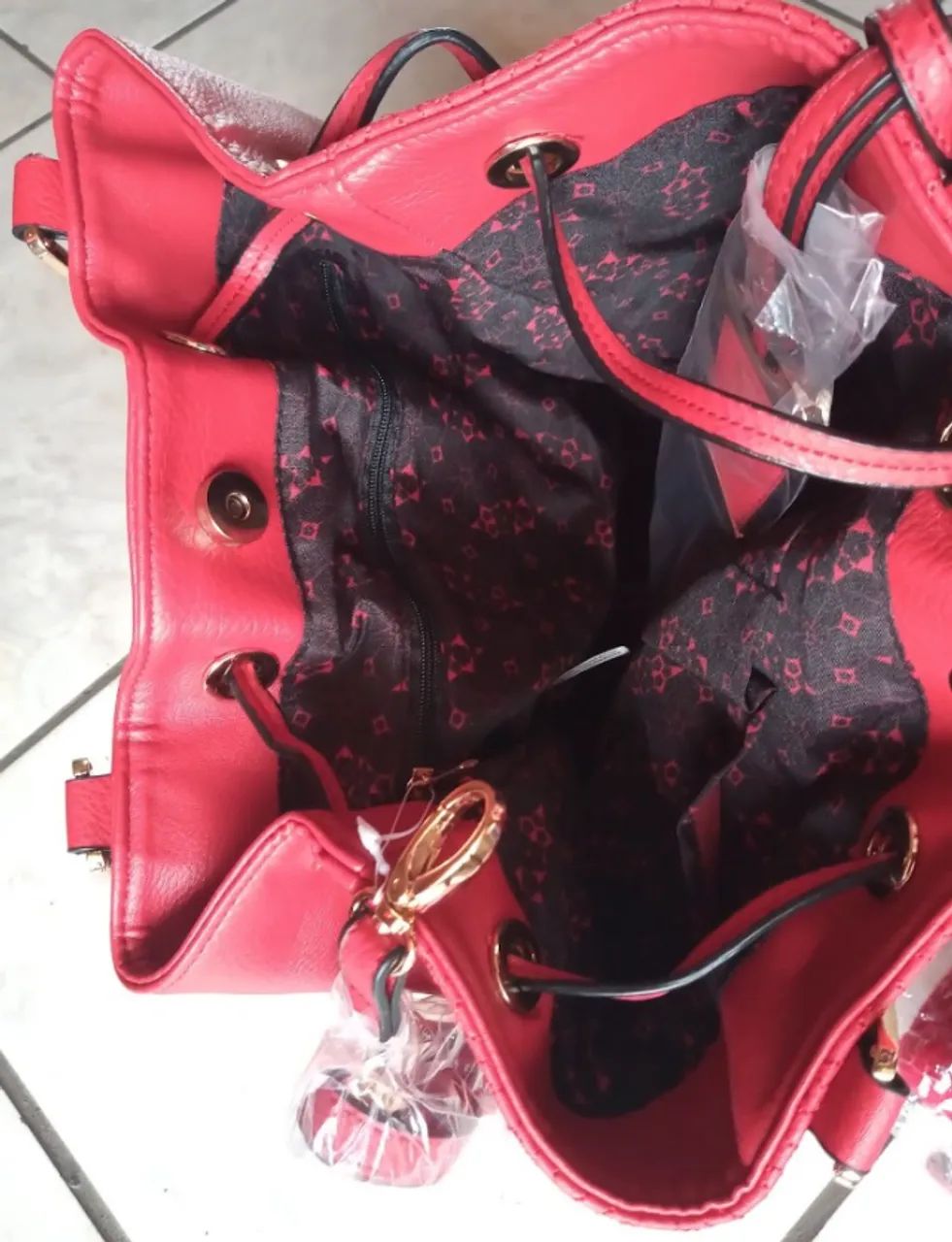 Bolsa Vermelha Com 2 Tipos de Alça  - Foto 2
