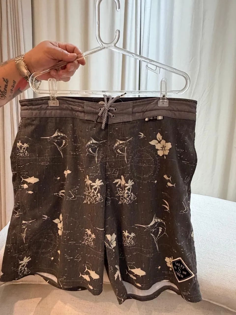 Tênis e roupas  - Foto 4