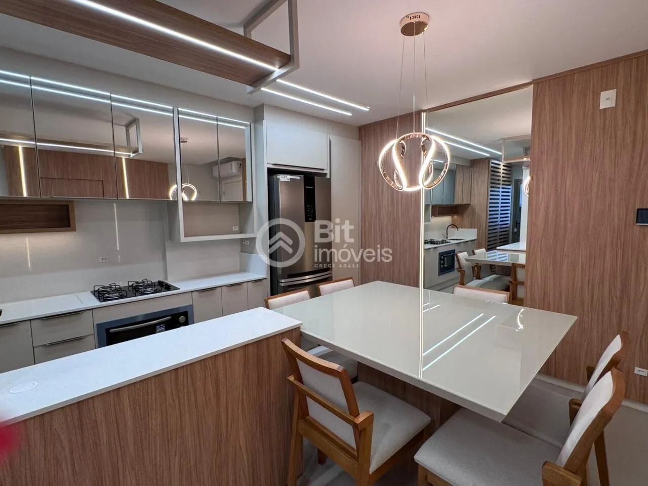APARTAMENTO DE TRÊS DORMITÓRIOS