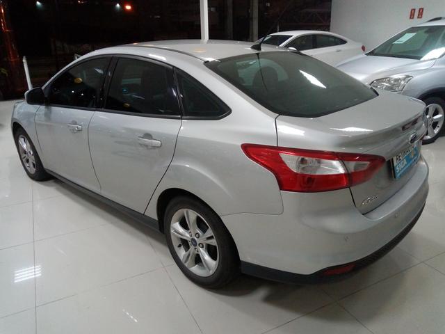 Procurar Anderson - Focus sedan 2.0 aut 14/15 prata completo só/53.483km - novo - - Foto 3