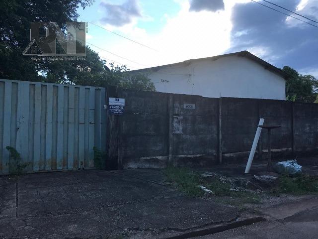 Vendo imóvel localizado próximo ao centro da cidade, às margens do Rio Garças