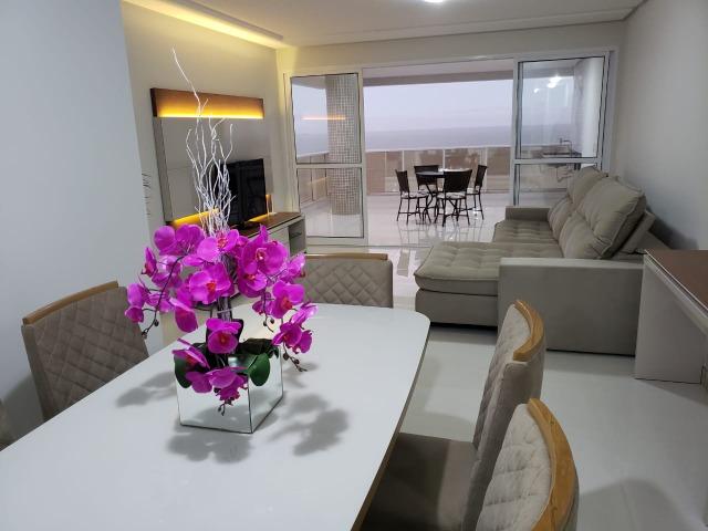Apto de luxo, 3 suítes, 2 vagas de garagem de frente à praia - Foto 7