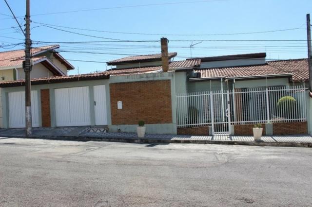 Casa Térrea 520m² de Terreno no Jardim América em Jacareí