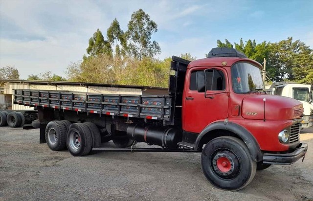 CAMINHÃO MERCEDES-BENZ 1313