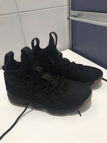 tenis lebron xv