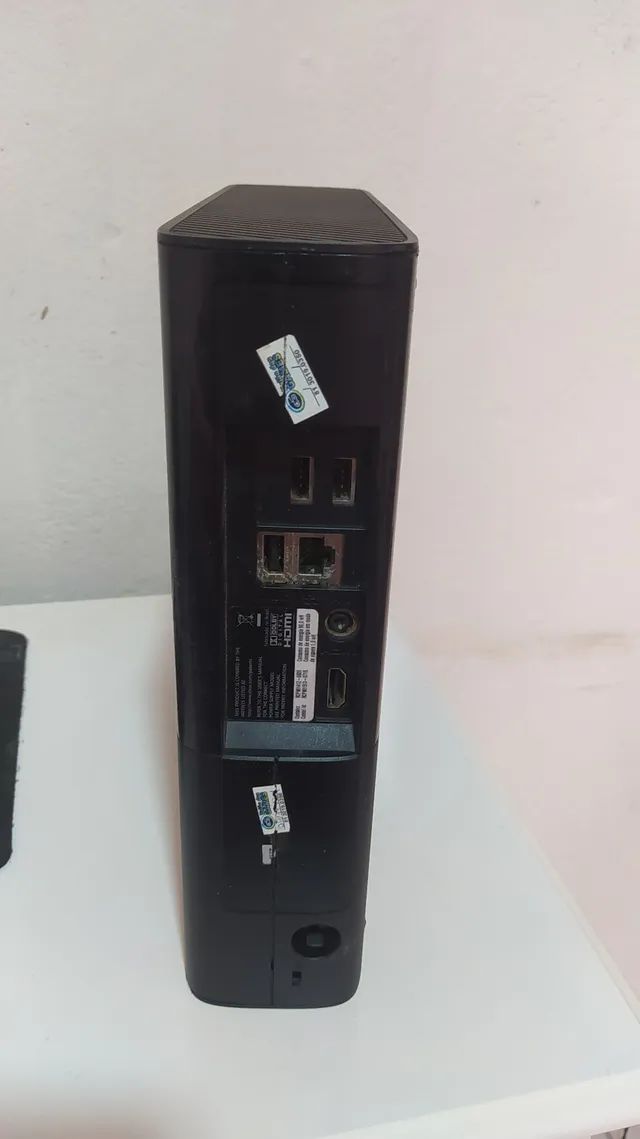 console xbox 360 super slim retirada de peças (leia)