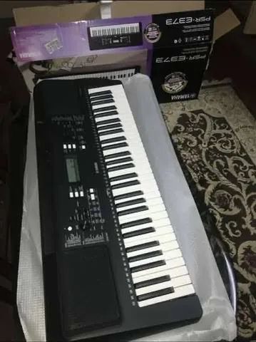 Teclado Yamaha PSR-E373 Arranjador