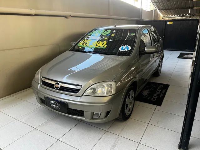 Comprar Sedan Chevrolet Corsa Sedan 1.4 4P Maxx Flex Prata 2009 em