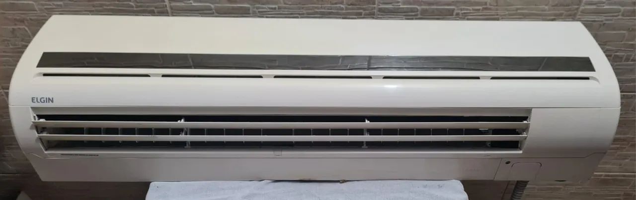 Evaporadora ELGIN 30BTU/220V com controle e suporte higienizado 