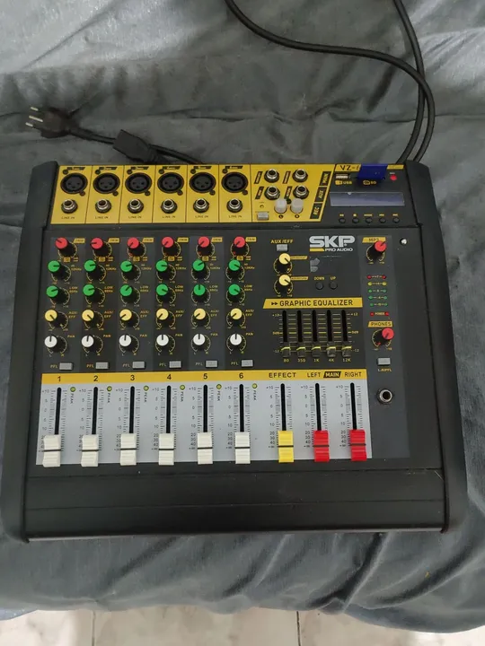 Mesa de som Amplificada SKP