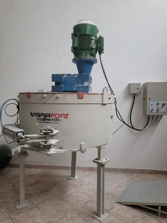 Misturador de concreto Vibrafort 350 litros