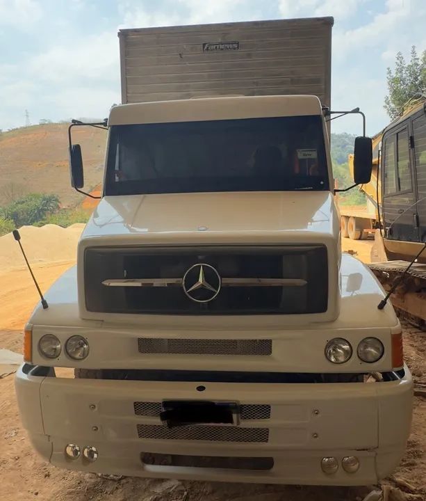 Caminhão 1620 toco baú 