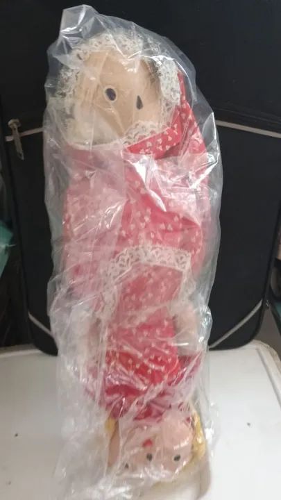 Boneca de vestido vermelho. - Foto 2