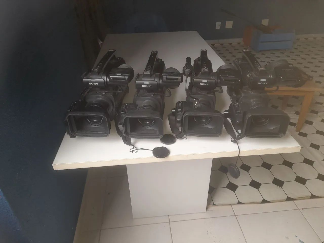 Kit de 4 Filmadoras Sony - Semi-profissionais e mesa de corte