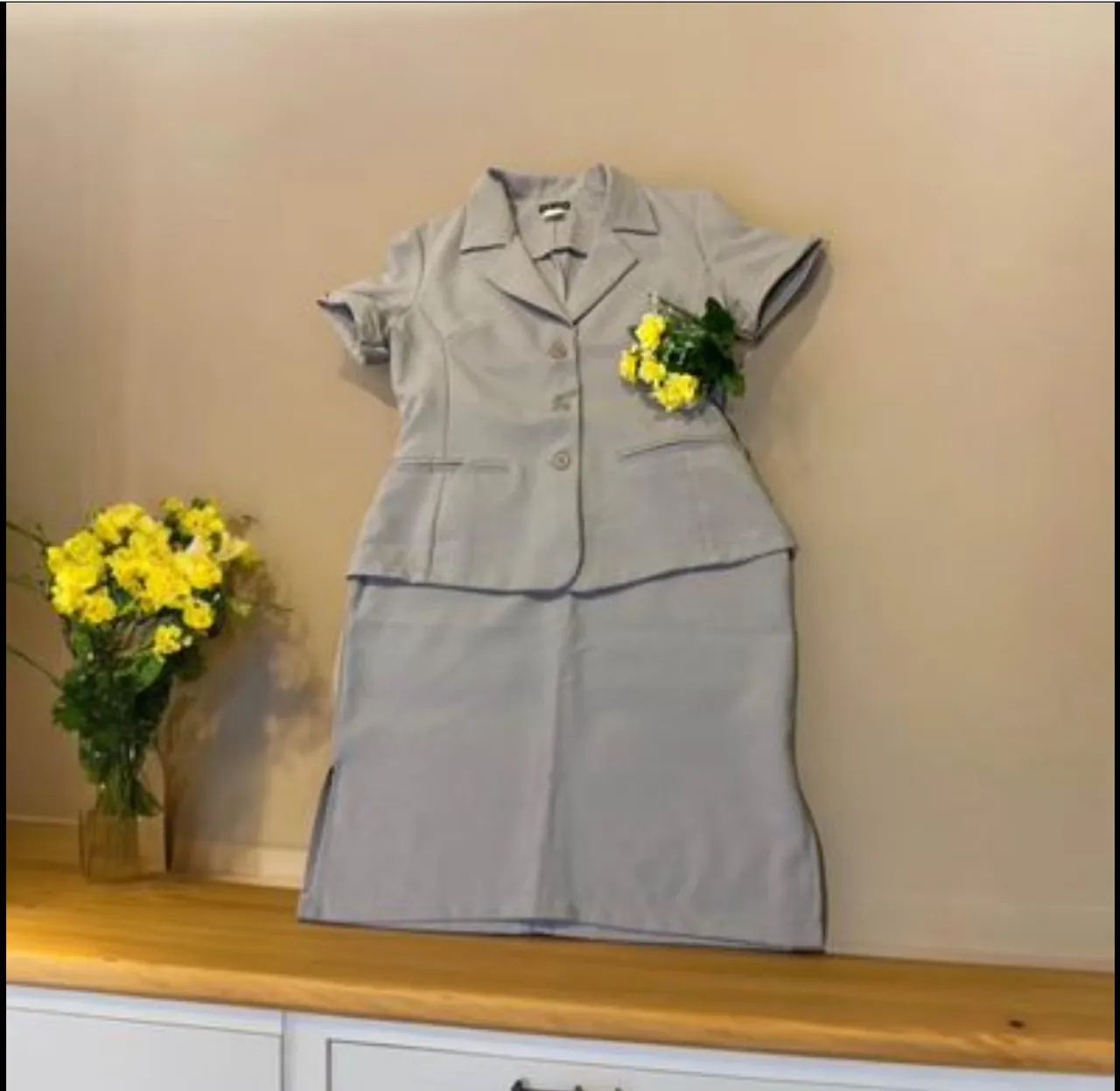 TERNINHO CASAQUINHO E SAIA - Foto 2