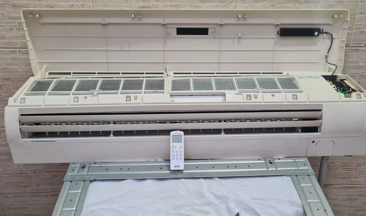 Evaporadora ELGIN 30BTU/220V com controle e suporte higienizado  - Foto 3