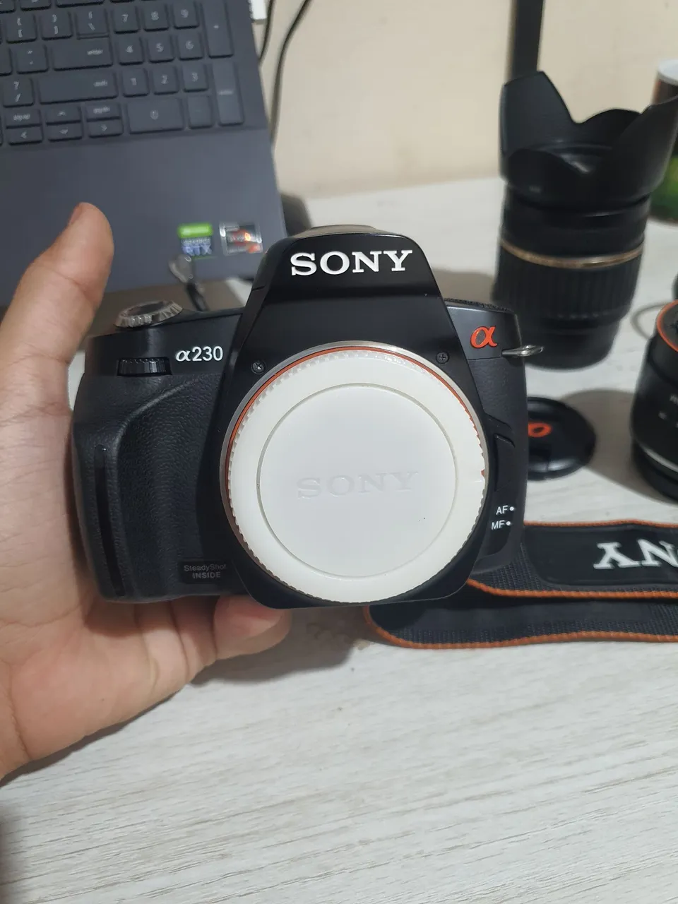 Câmera Sony Alpha 230 - Perfeita para fotos incríveis!