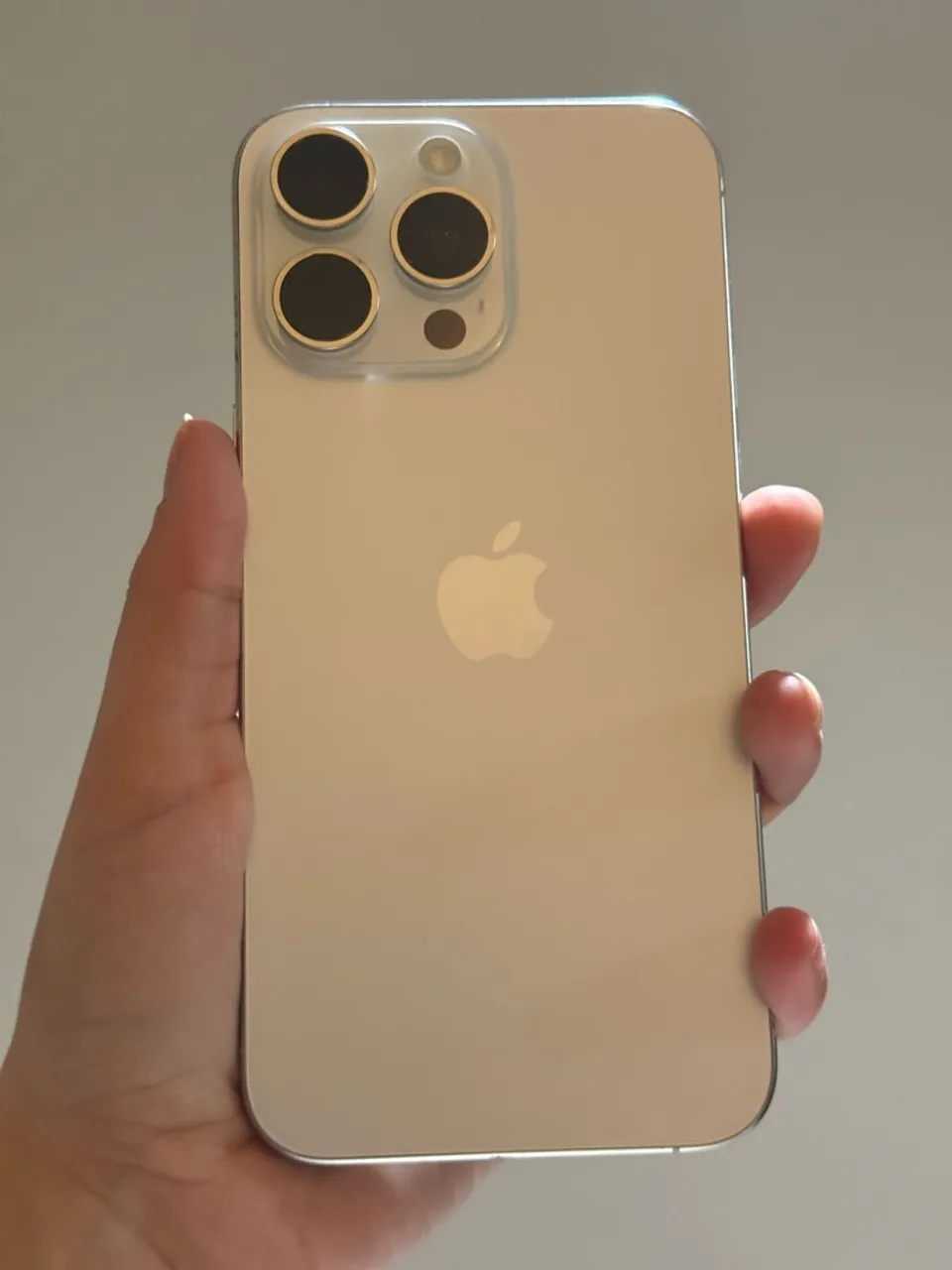 iPhone 15 Pro Max 512GB Branco - Seminovo - Bateria 88% - Loja Física ? NF